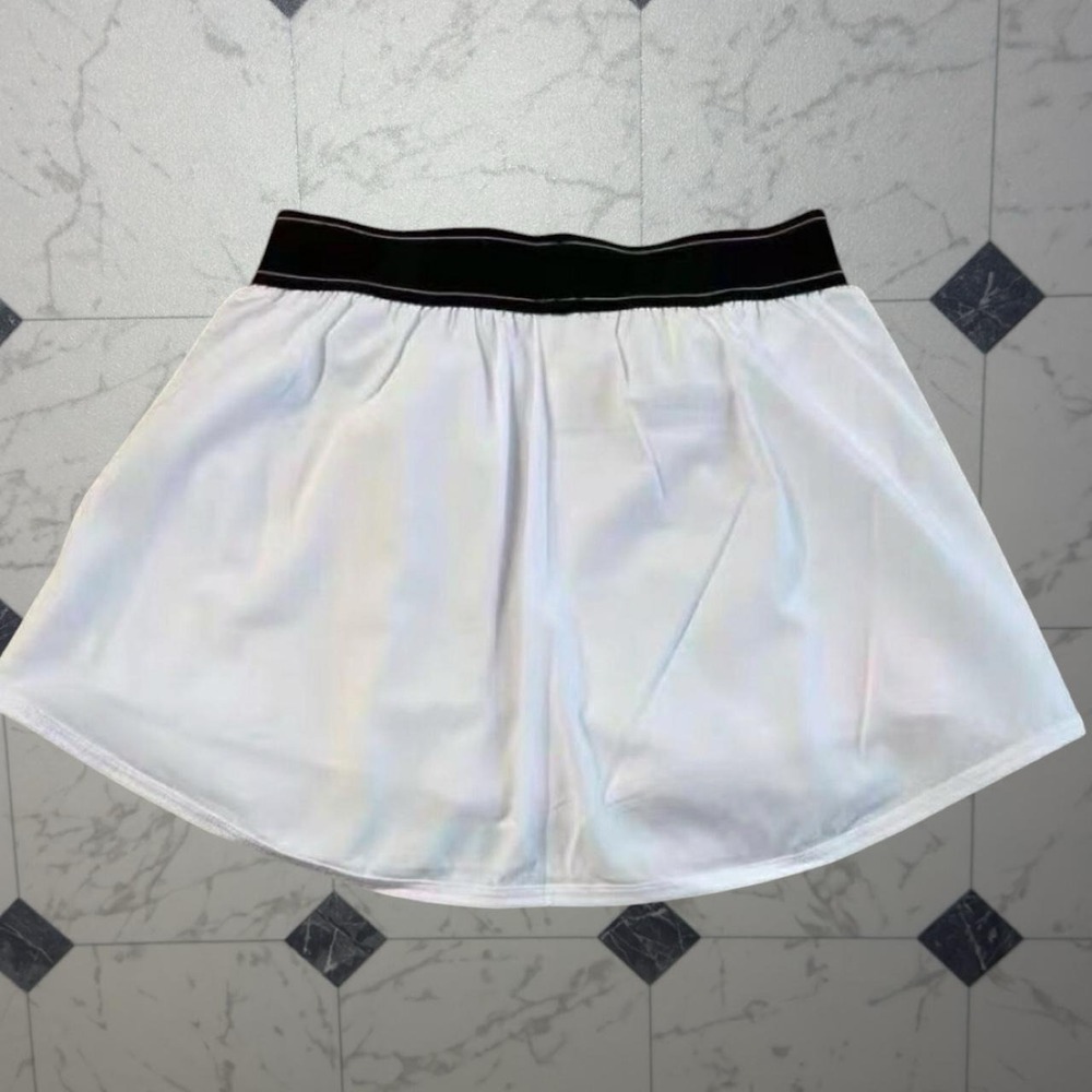 Alo Yoga Match Point Tennis Skirt Womens Small White Logo Waistband NWT - Picture 2 of 4